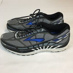brooks dyad 11